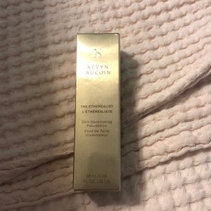 Kevyn Aucoin The etherealist foundation